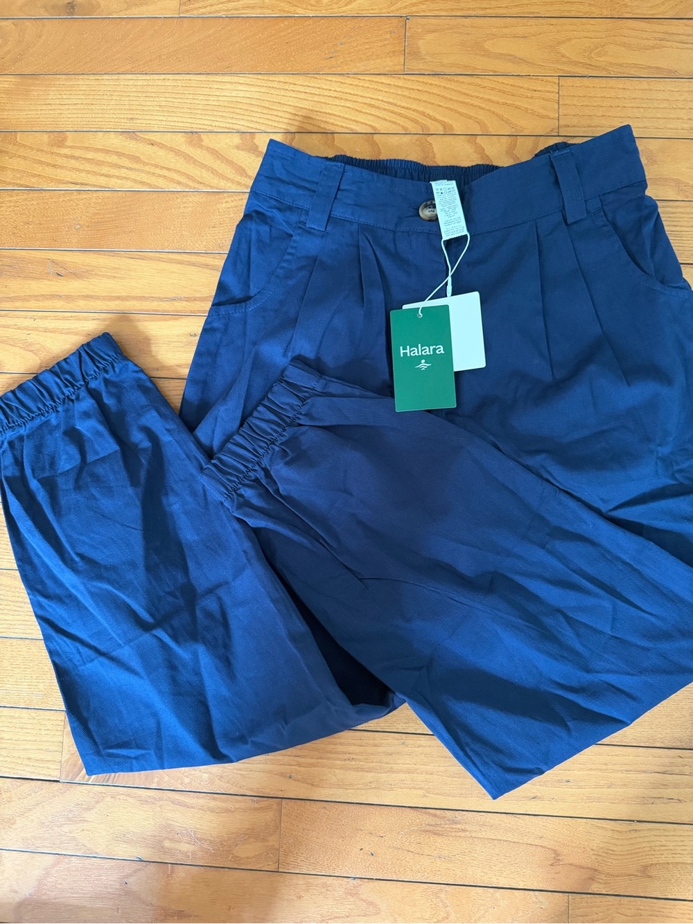 HALARA Navy Ankle Cropped Pants New with tag size XS